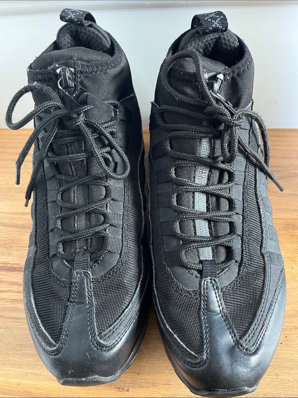 Nike Men's All-Black Athletic Sneakers